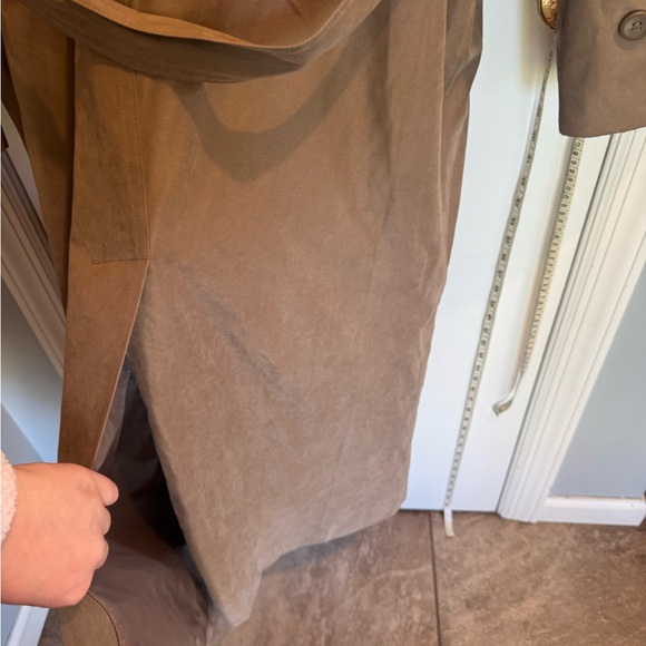 London Fog Women's Tan Trench Coat, size 10 - Picture 5 of 15